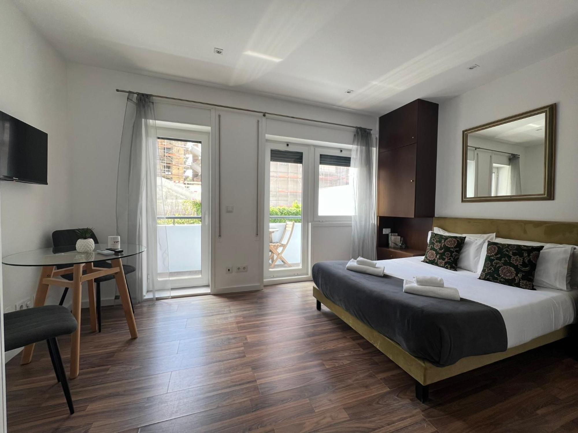 Almada Studios & Suites ปอร์โต ภายนอก รูปภาพ